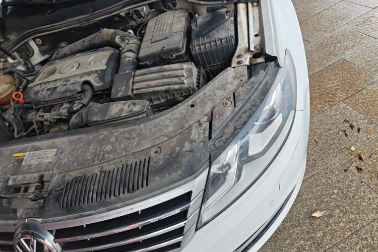 Used Volkswagen FAW-Volkswagen CC 2013 1.8TSI Luxury Model Engine Bay Left