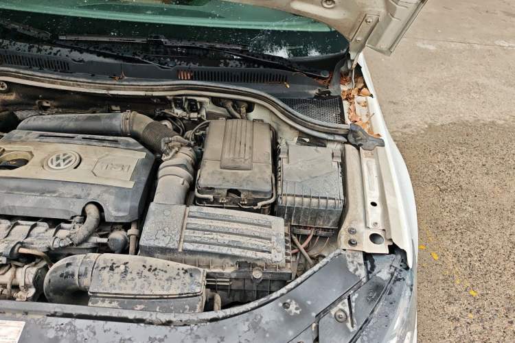 Used Volkswagen FAW-Volkswagen CC 2013 2.0 TSI Luxury Model Engine Bay Left