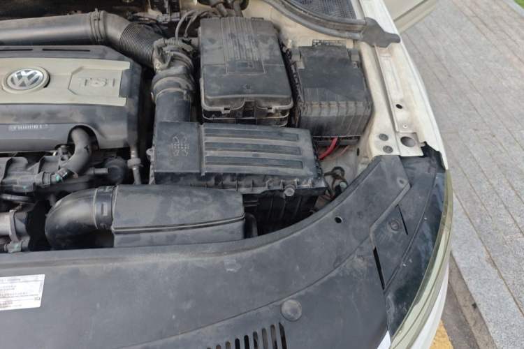 Used Volkswagen FAW-Volkswagen CC 2013 1.8TSI Luxury Model Engine Bay Left
