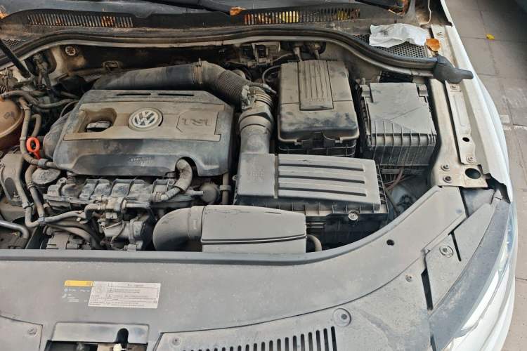 Used Volkswagen FAW-Volkswagen CC 2013 2.0 TSI Ultimate Model Engine Bay Left