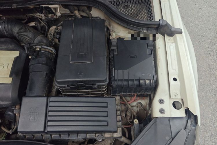 Used Volkswagen FAW-Volkswagen CC 2013 1.8TSI Luxury Model Engine Bay Left