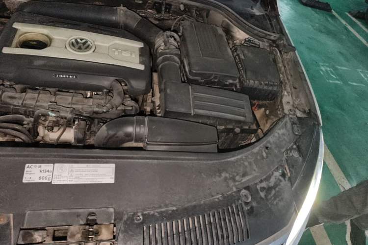 Used Volkswagen FAW-Volkswagen CC 2013 1.8TSI Prestige Model Engine Bay Left