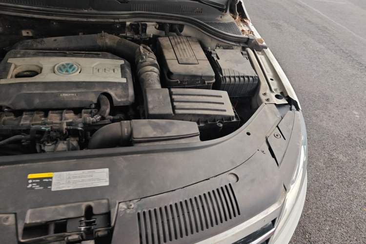 Used Volkswagen FAW-Volkswagen CC 2013 1.8TSI Prestige Model Engine Bay Left