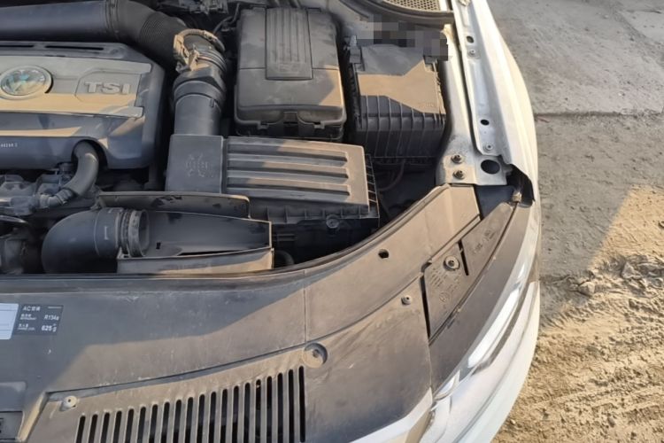 Used Volkswagen FAW-Volkswagen CC 2013 1.8TSI Luxury Model Engine Bay Left