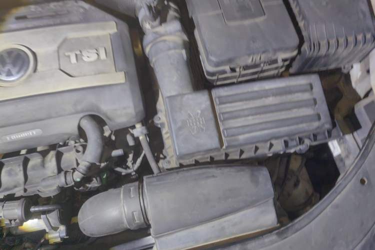 Used Volkswagen FAW-Volkswagen CC 2013 1.8TSI Luxury Model Engine Bay Left