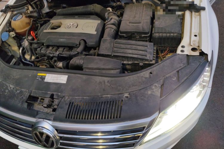 Used Volkswagen FAW-Volkswagen CC 2013 2.0 TSI Ultimate Model Engine Bay Left
