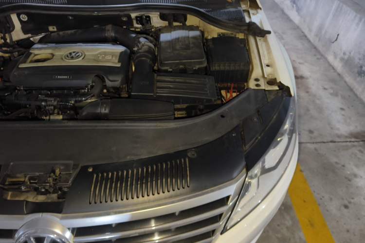 Used Volkswagen FAW-Volkswagen CC 2013 1.8TSI Luxury Model Engine Bay Left