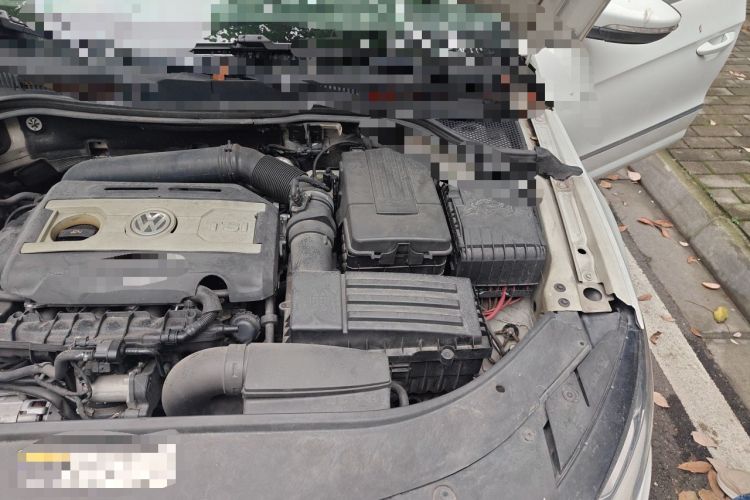 Used Volkswagen FAW-Volkswagen CC 2013 2.0 TSI Luxury Model Engine Bay Left