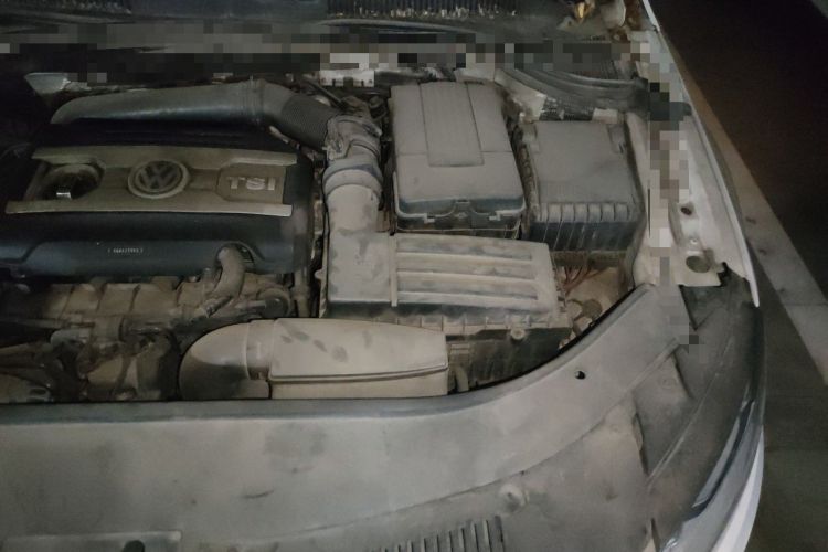 Used Volkswagen FAW-Volkswagen CC 2013 2.0 TSI Luxury Model Engine Bay Left