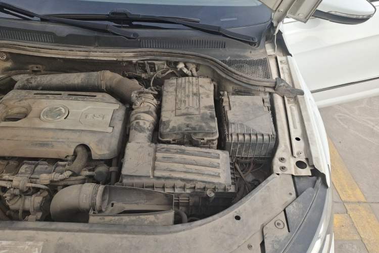 Used Volkswagen FAW-Volkswagen CC 2013 1.8TSI Luxury Model Engine Bay Left