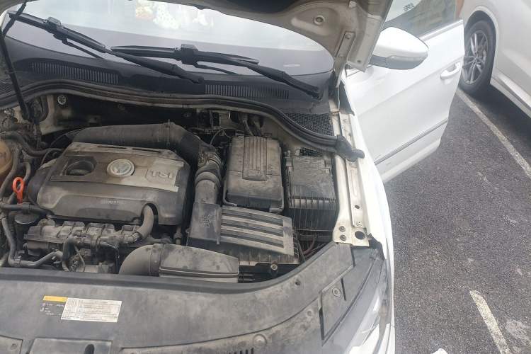 Used Volkswagen FAW-Volkswagen CC 2013 1.8TSI Luxury Model Engine Bay Left