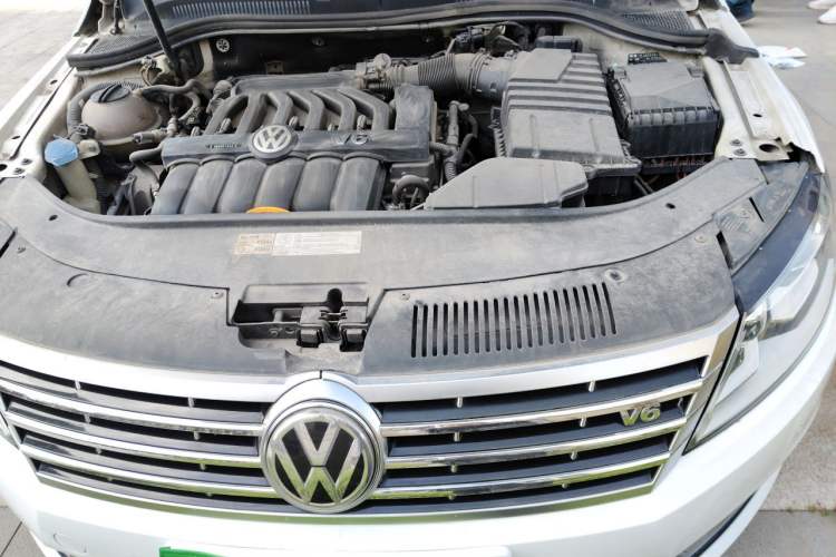 Used Volkswagen FAW-Volkswagen CC 2013 3.0 FSI V6 Engine Bay