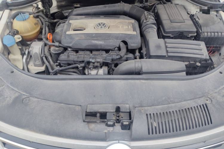 Used Volkswagen FAW-Volkswagen CC 2013 1.8TSI Prestige Model Engine Bay