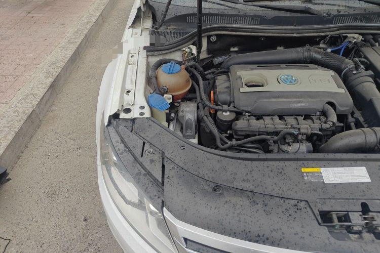 Used Volkswagen FAW-Volkswagen CC 2013 1.8TSI Prestige Model Engine Bay Right