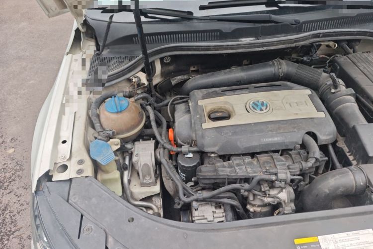 Used Volkswagen FAW-Volkswagen CC 2013 1.8TSI Prestige Model Engine Bay Right