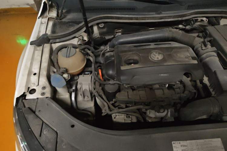 Used Volkswagen FAW-Volkswagen CC 2013 2.0 TSI Ultimate Model Engine Bay Right