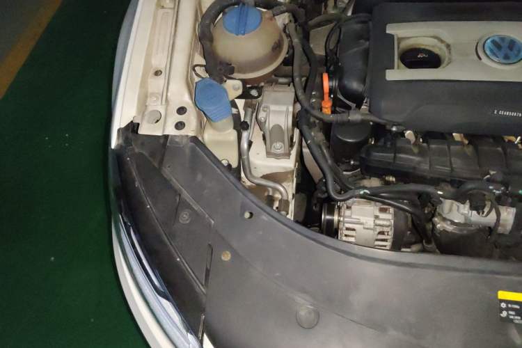 Used Volkswagen FAW-Volkswagen CC 2013 1.8TSI Luxury Model Engine Bay Right