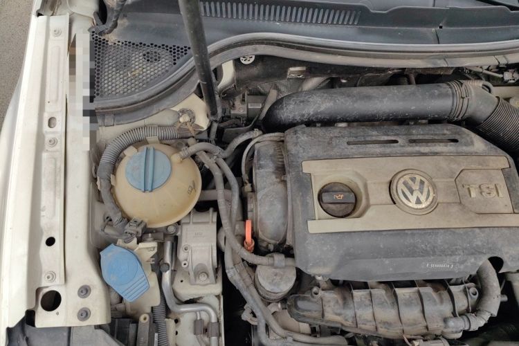 Used Volkswagen FAW-Volkswagen CC 2013 1.8TSI Luxury Model Engine Bay Right