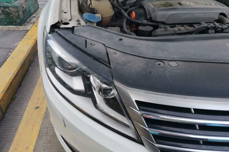 Used Volkswagen FAW-Volkswagen CC 2013 2.0 TSI Ultimate Model Engine Bay Right
