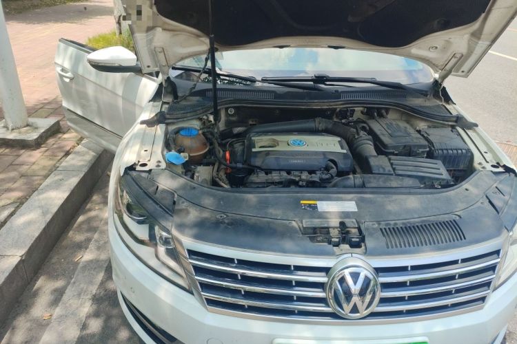 Used Volkswagen FAW-Volkswagen CC 2013 1.8TSI Luxury Model Engine Bay Right