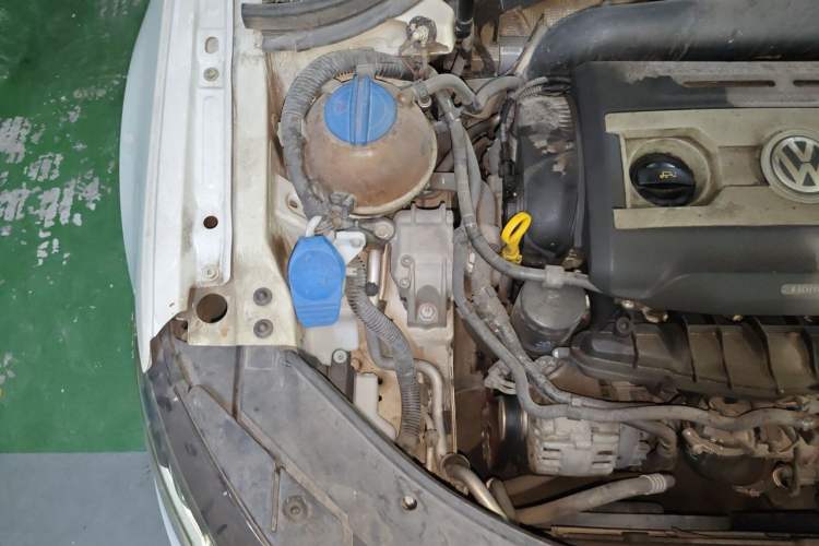 Used Volkswagen FAW-Volkswagen CC 2013 1.8TSI Luxury Model Engine Bay Right