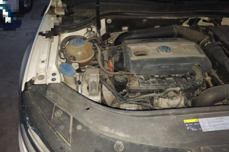 Used Volkswagen FAW-Volkswagen CC 2013 2.0 TSI Luxury Model Engine Bay Right