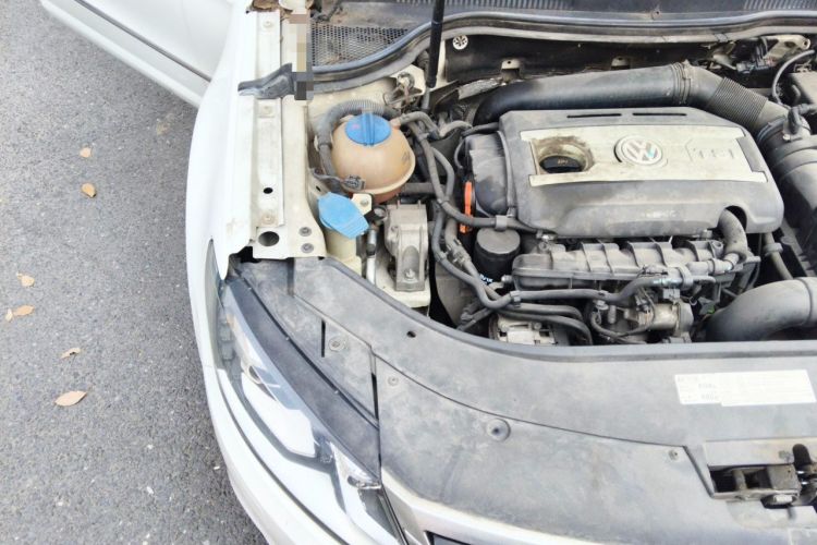 Used Volkswagen FAW-Volkswagen CC 2013 2.0 TSI Luxury Model Engine Bay Right