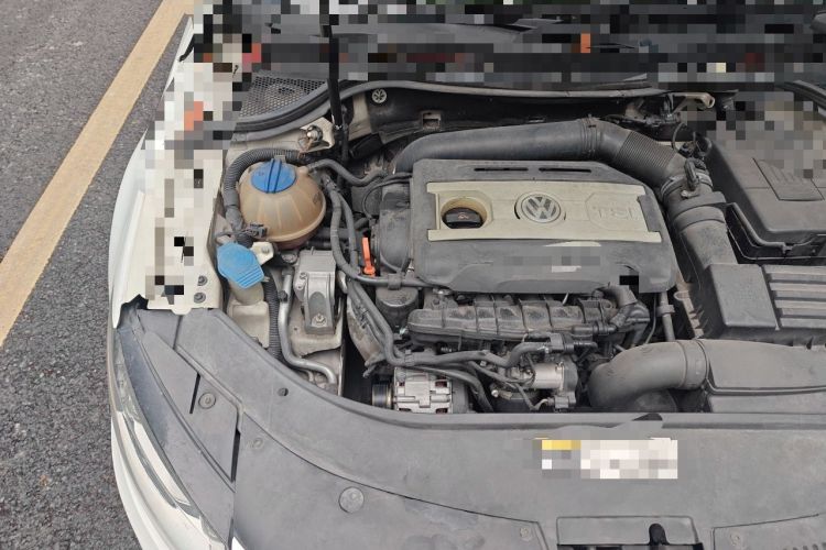 Used Volkswagen FAW-Volkswagen CC 2013 2.0 TSI Luxury Model Engine Bay Right