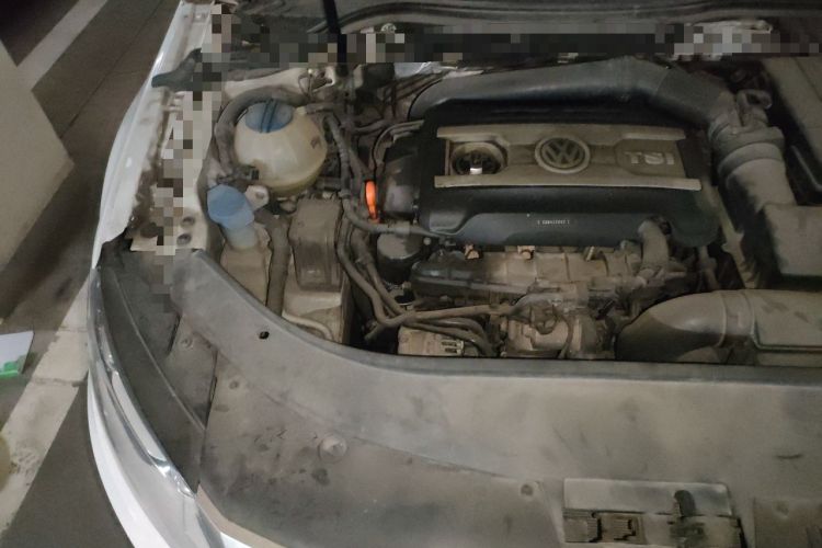 Used Volkswagen FAW-Volkswagen CC 2013 2.0 TSI Luxury Model Engine Bay Right