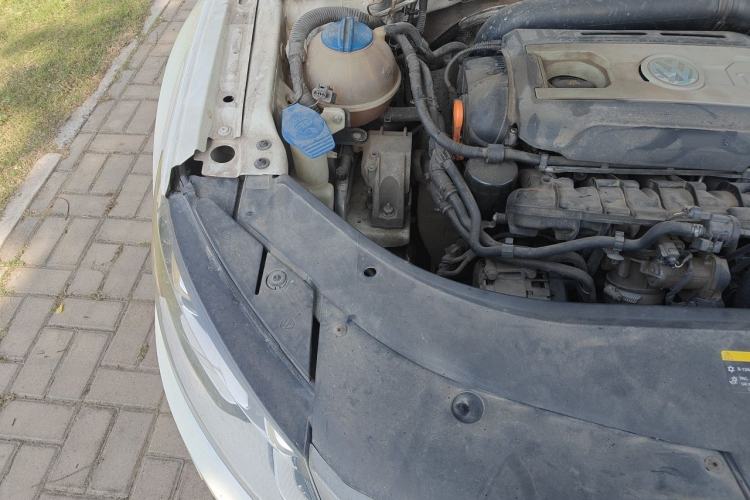 Used Volkswagen FAW-Volkswagen CC 2013 1.8TSI Luxury Model Engine Bay Right
