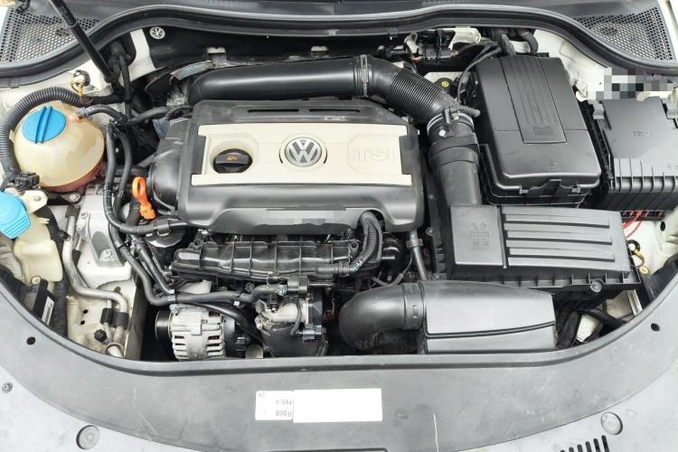 Used Volkswagen FAW-Volkswagen CC 2013 2.0 TSI Luxury Model Engine Bay