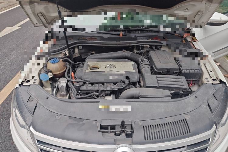 Used Volkswagen FAW-Volkswagen CC 2013 2.0 TSI Luxury Model Engine Bay