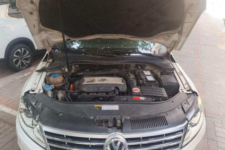 Used Volkswagen FAW-Volkswagen CC 2013 2.0 TSI Luxury Model Engine Bay