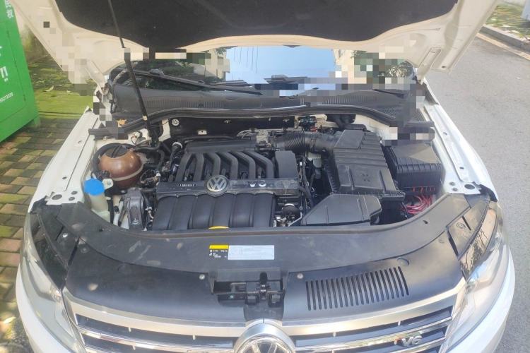Used Volkswagen FAW-Volkswagen CC 2013 3.0 FSI V6 Engine Bay