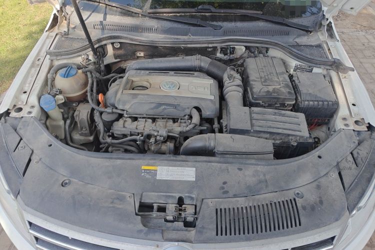 Used Volkswagen FAW-Volkswagen CC 2013 1.8TSI Luxury Model Engine Bay