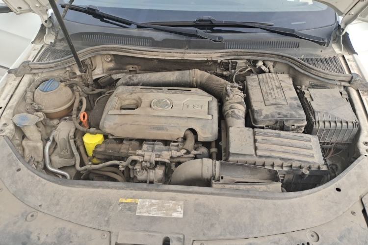 Used Volkswagen FAW-Volkswagen CC 2013 1.8TSI Luxury Model Engine Bay