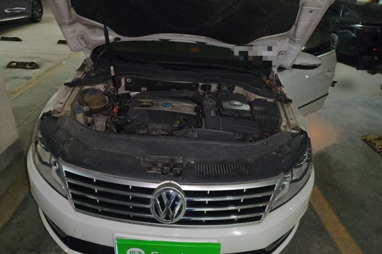 Used Volkswagen FAW-Volkswagen CC 2013 2.0 TSI Luxury Model Engine Bay