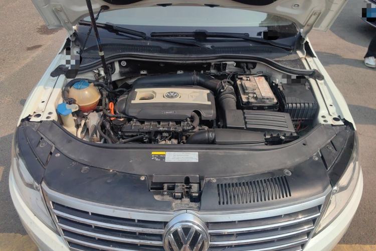 Used Volkswagen FAW-Volkswagen CC 2013 2.0 TSI Luxury Model Engine Bay
