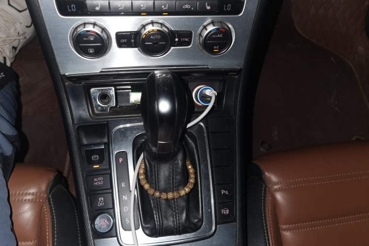 Used Volkswagen FAW-Volkswagen CC 2013 1.8TSI Luxury Model Gear Lever