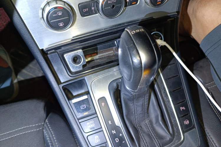 Used Volkswagen FAW-Volkswagen CC 2013 1.8TSI Luxury Model Gear Lever