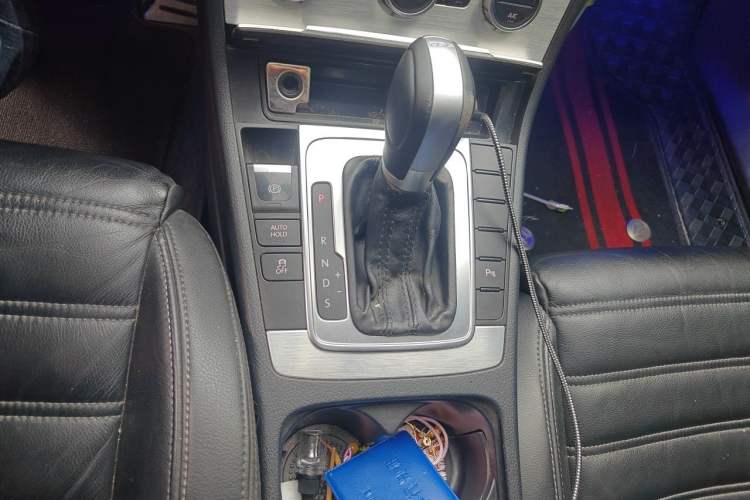 Used Volkswagen FAW-Volkswagen CC 2013 1.8TSI Prestige Model Gear Lever