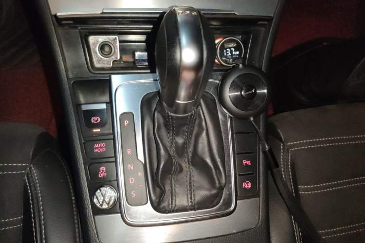 Used Volkswagen FAW-Volkswagen CC 2013 1.8TSI Luxury Model Gear Lever