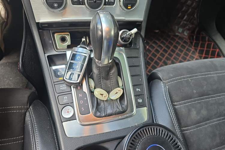Used Volkswagen FAW-Volkswagen CC 2013 1.8TSI Luxury Model Gear Lever