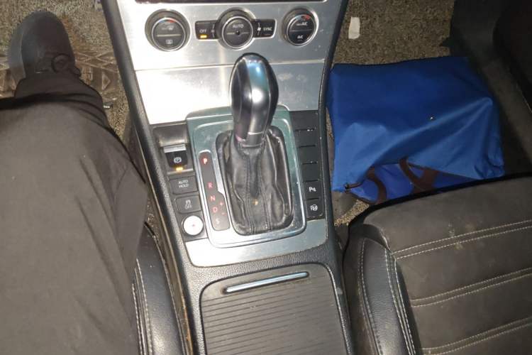 Used Volkswagen FAW-Volkswagen CC 2013 1.8TSI Luxury Model Gear Lever