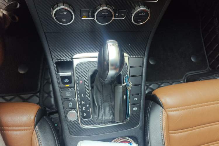Used Volkswagen FAW-Volkswagen CC 2013 1.8TSI Luxury Model Gear Lever