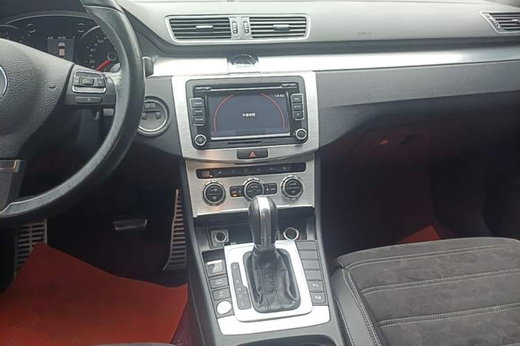 Used Volkswagen FAW-Volkswagen CC 2013 2.0 TSI Luxury Model Gear Lever