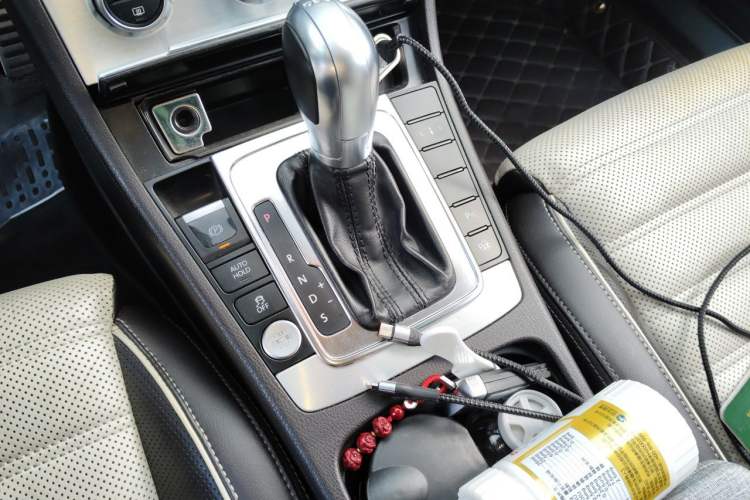 Used Volkswagen FAW-Volkswagen CC 2013 3.0 FSI V6 Gear Lever