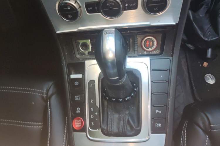 Used Volkswagen FAW-Volkswagen CC 2013 1.8TSI Prestige Model Gear Lever
