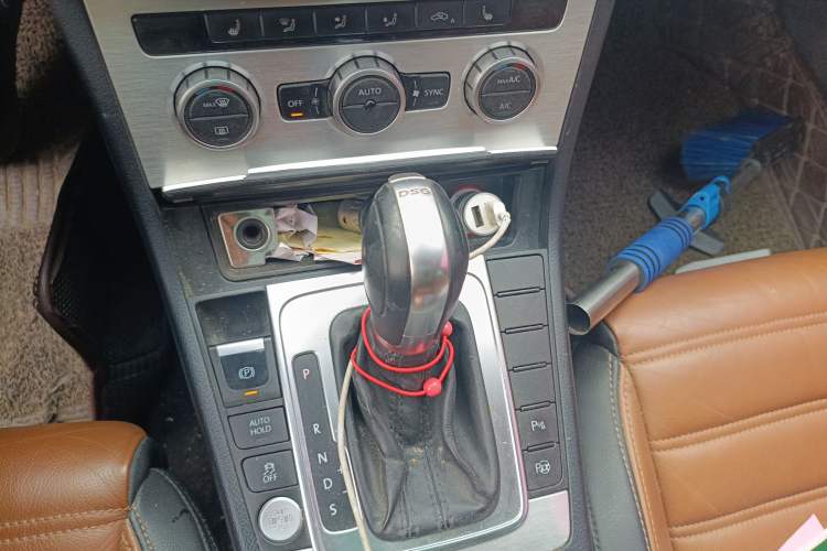 Used Volkswagen FAW-Volkswagen CC 2013 1.8TSI Luxury Model Gear Lever