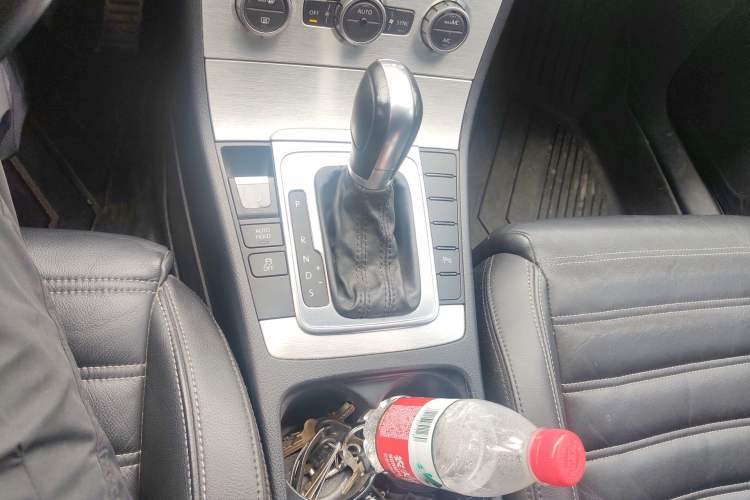 Used Volkswagen FAW-Volkswagen CC 2013 1.8TSI Prestige Model Gear Lever